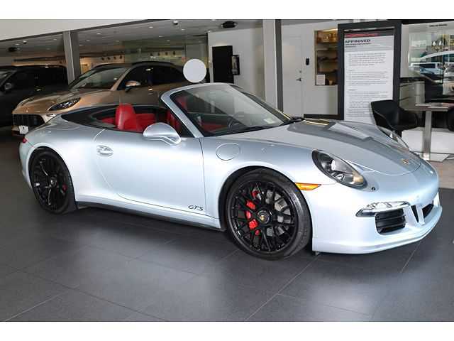 PORSCHE