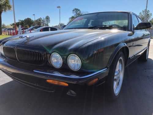 Jaguar XJ