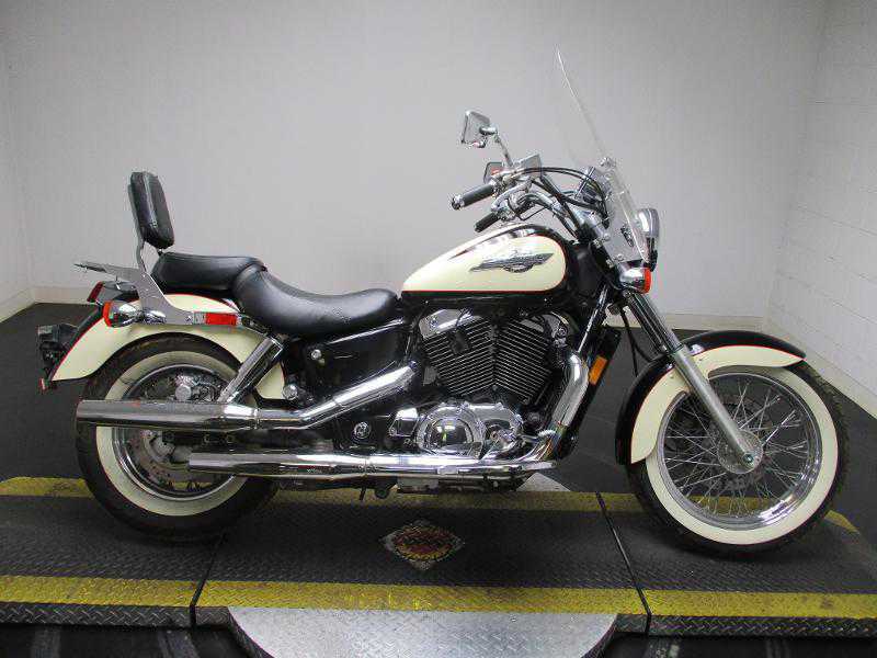 Honda VT1100C2 (SHADOW ACE)