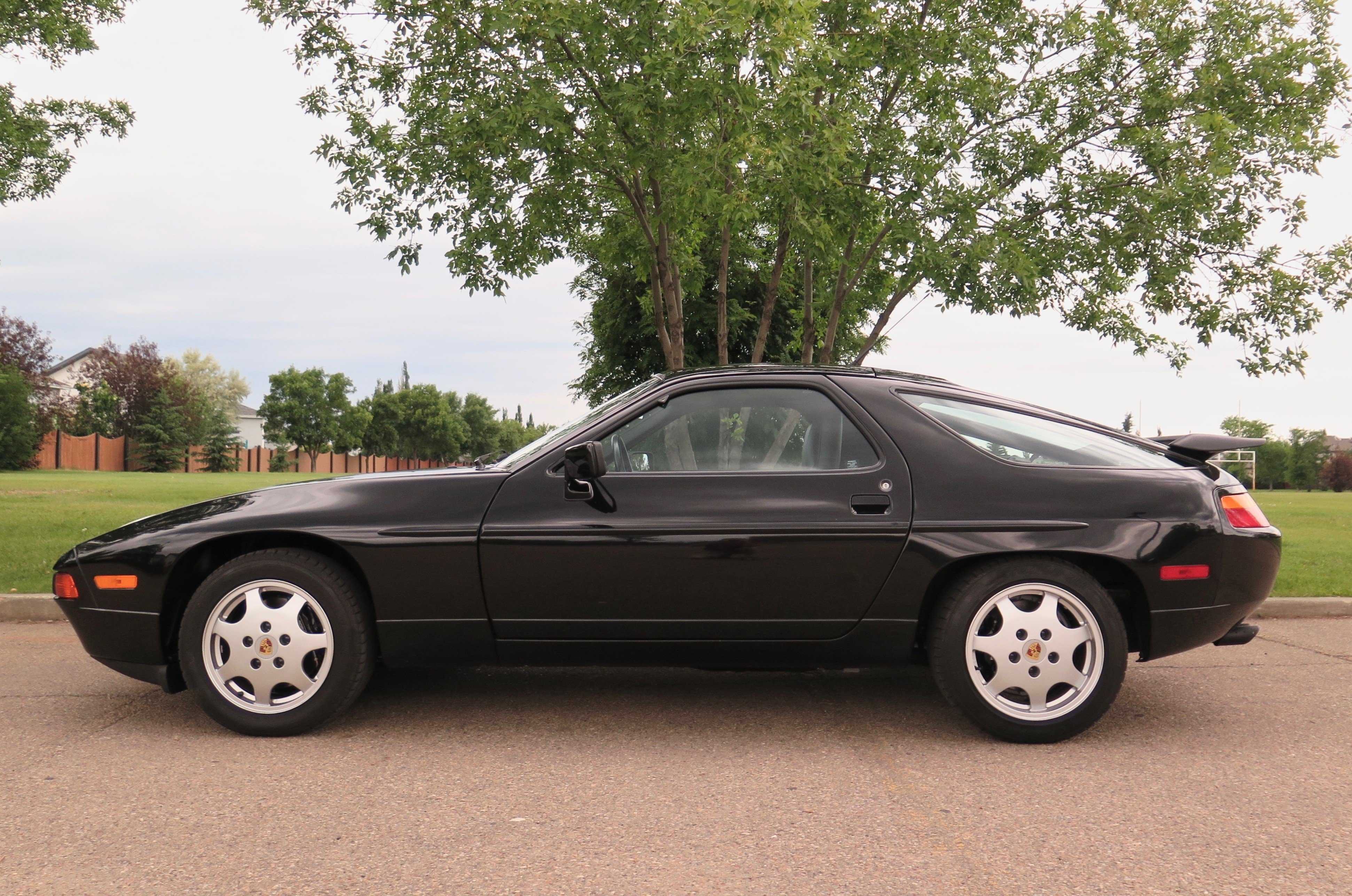 Porsche 928
