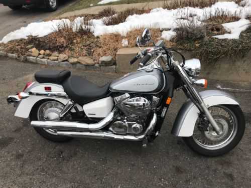 Honda VT750 (Shadow Aero)