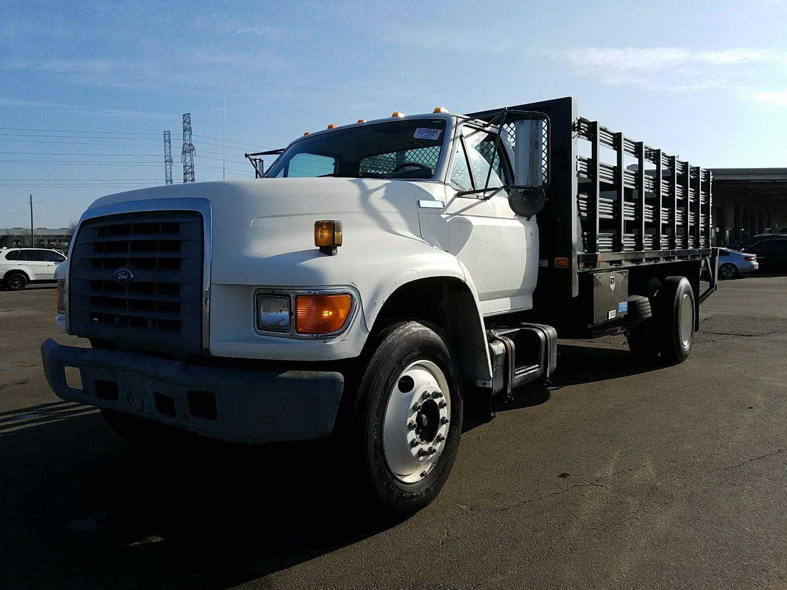 Ford F-700