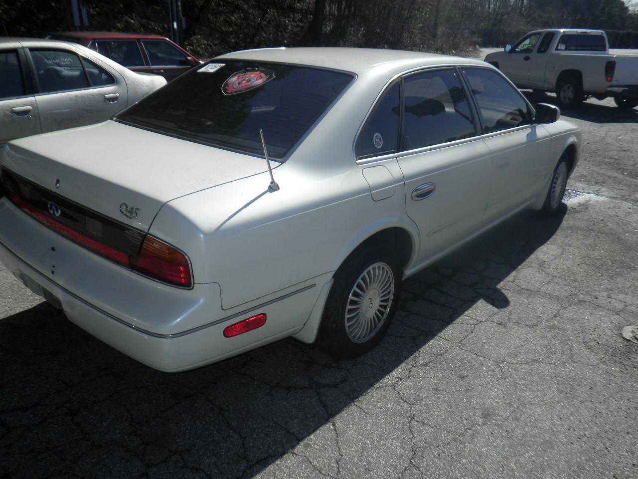 Infiniti Q45