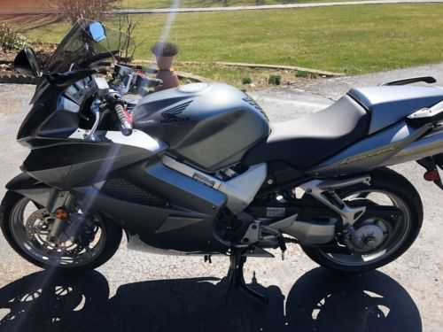 Honda VFR800 (INTERCEPTOR)