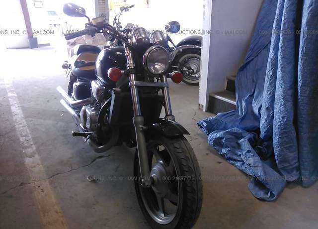 Honda VF750C (MAGNA)