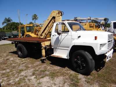 Ford F-700
