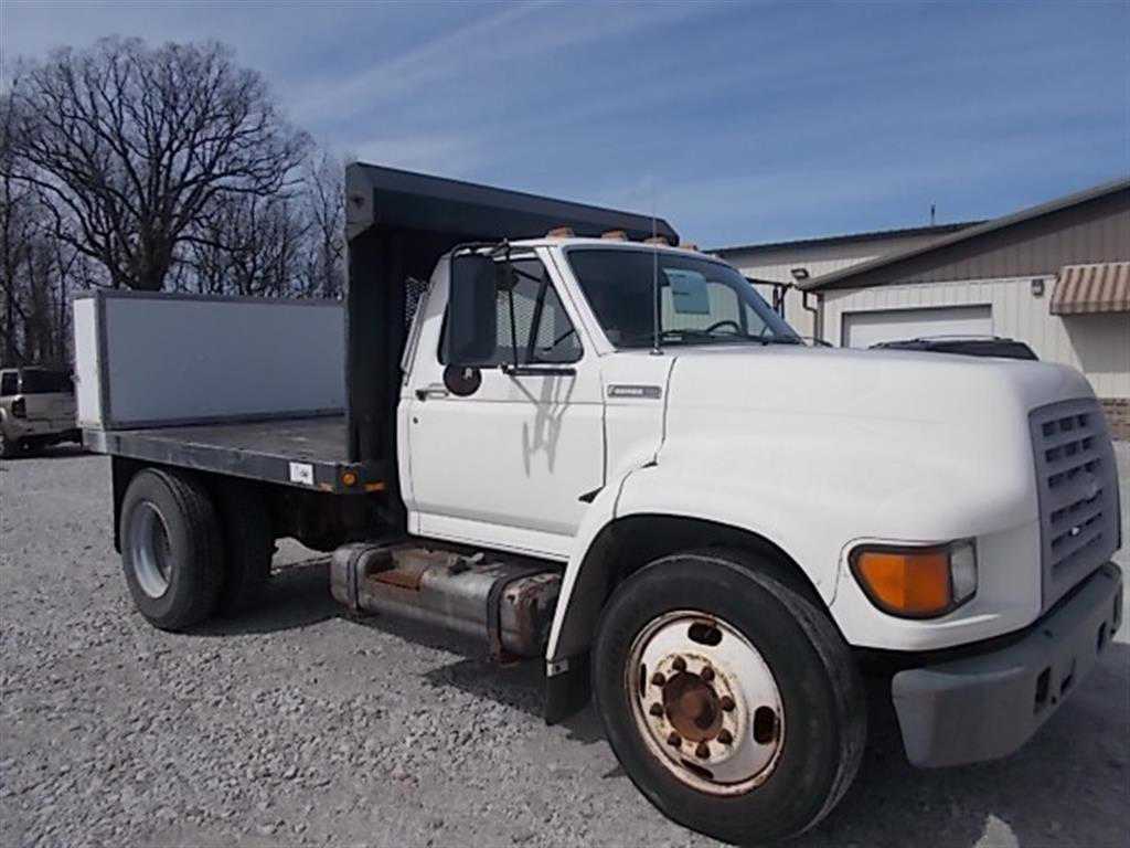 Ford F-700