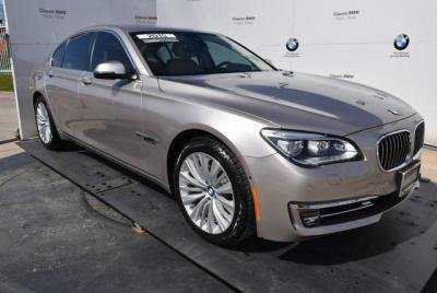 BMW 740i
