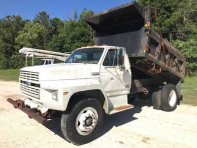 Ford F-700