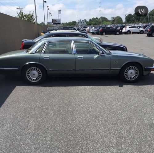 Jaguar XJ12