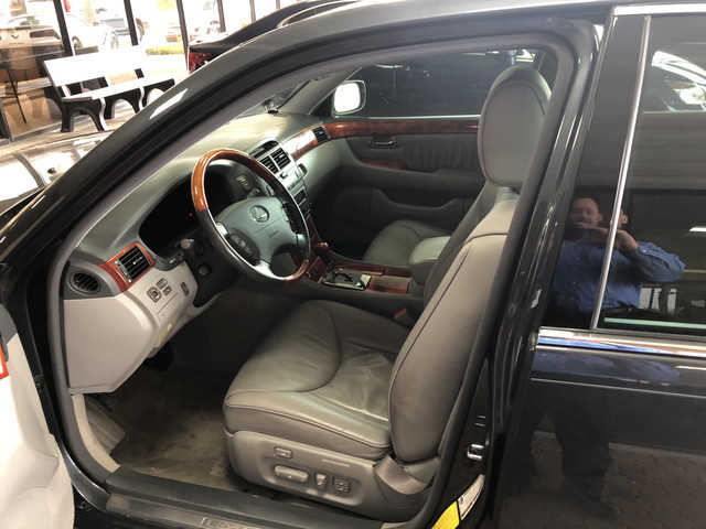 2005 Lexus LS
