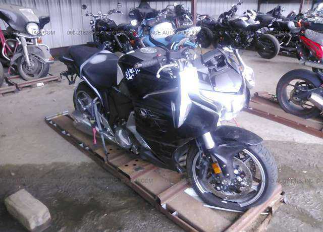 Honda VFR1200FD/VFR1200F