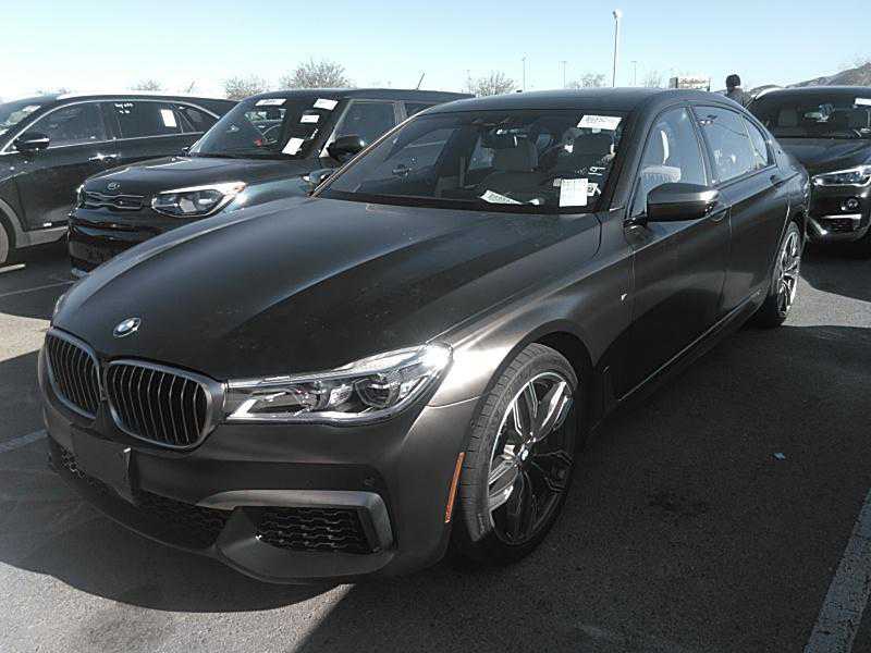 BMW M760i