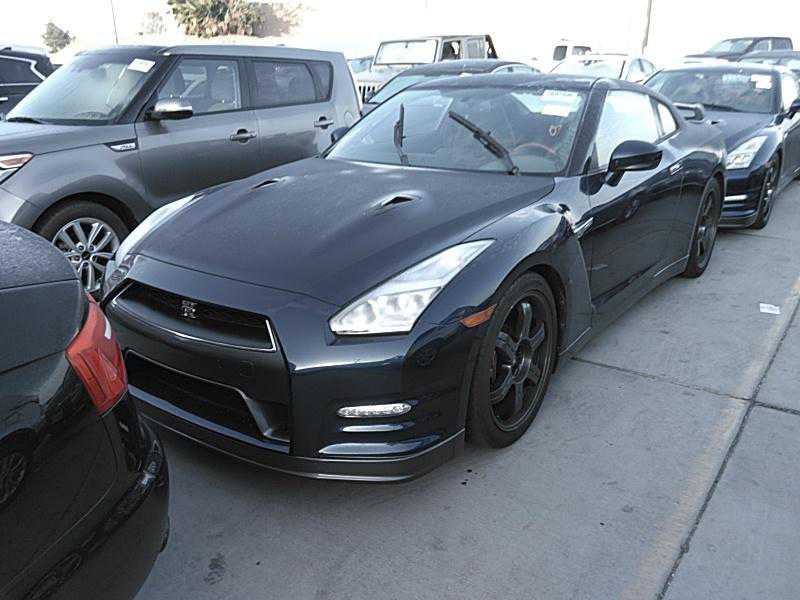 Nissan GT-R