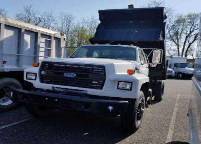 Ford F-700
