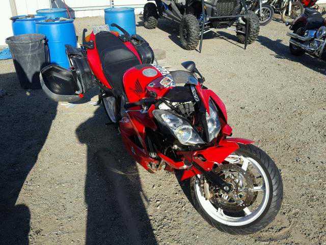 Honda VFR800A (INTERCEPTOR)
