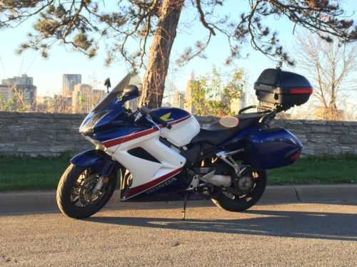 Honda VFR800 (INTERCEPTOR)