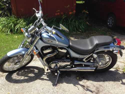 Suzuki VS800