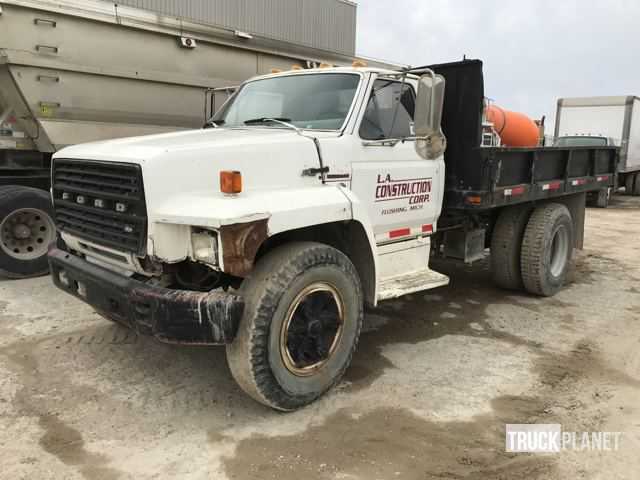 Ford F-700