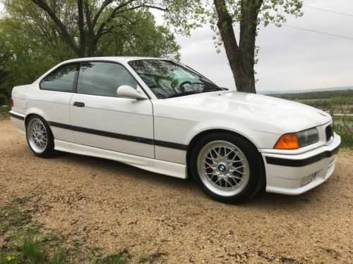 BMW 325iS