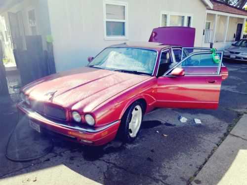 Jaguar XJR