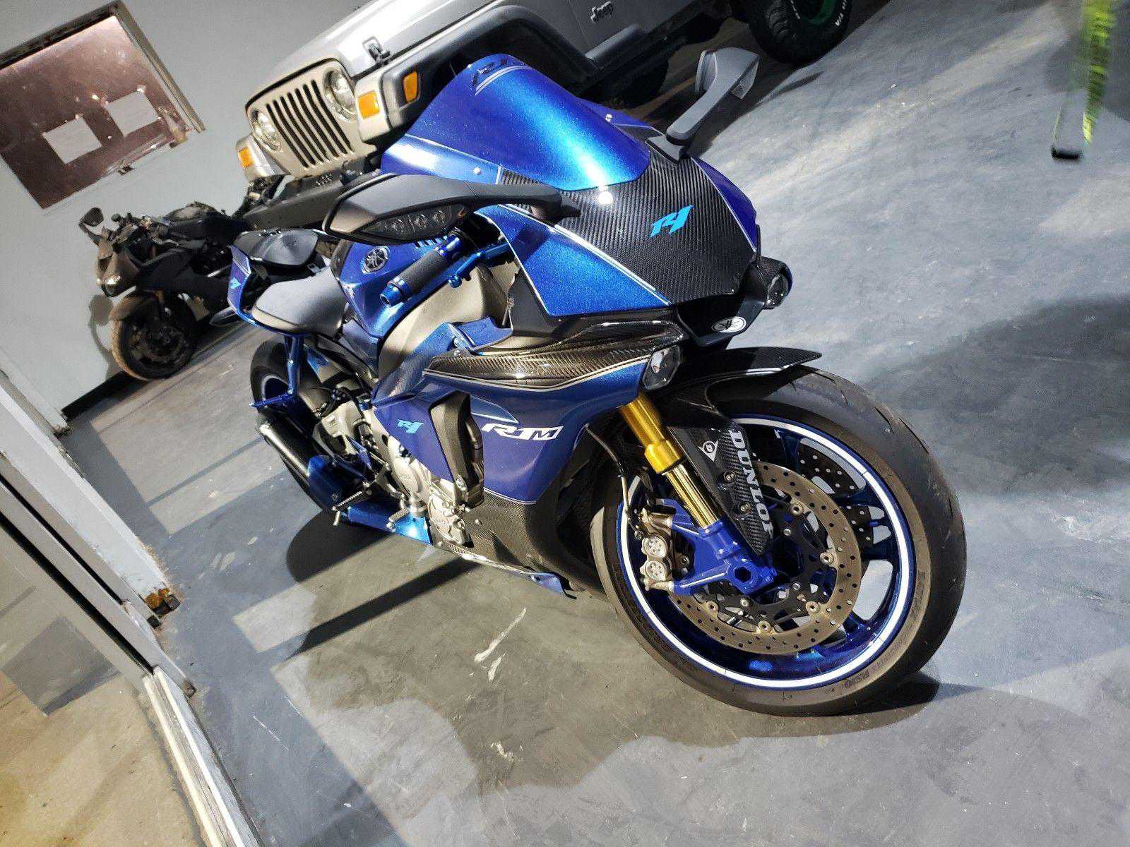 YAMAHA
