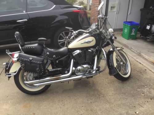 Honda VT1100C2 (SHADOW ACE)