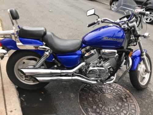 Honda VF750C (MAGNA)