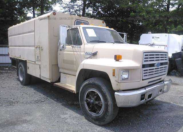 Ford F-700
