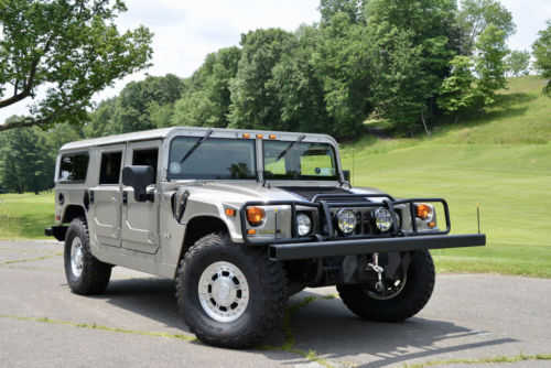 HUMMER H1