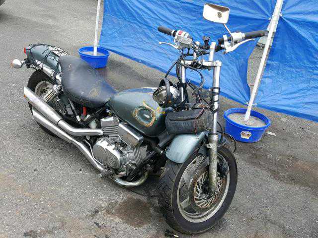 Honda VF750C (MAGNA)