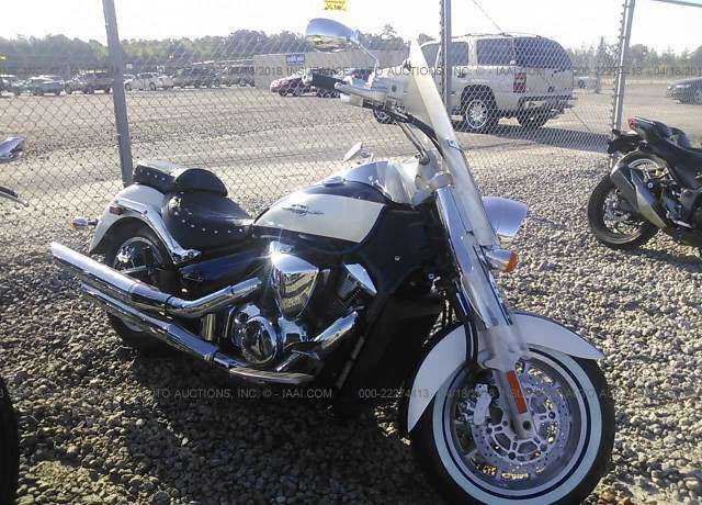 Suzuki VLR1800/VLR1800T