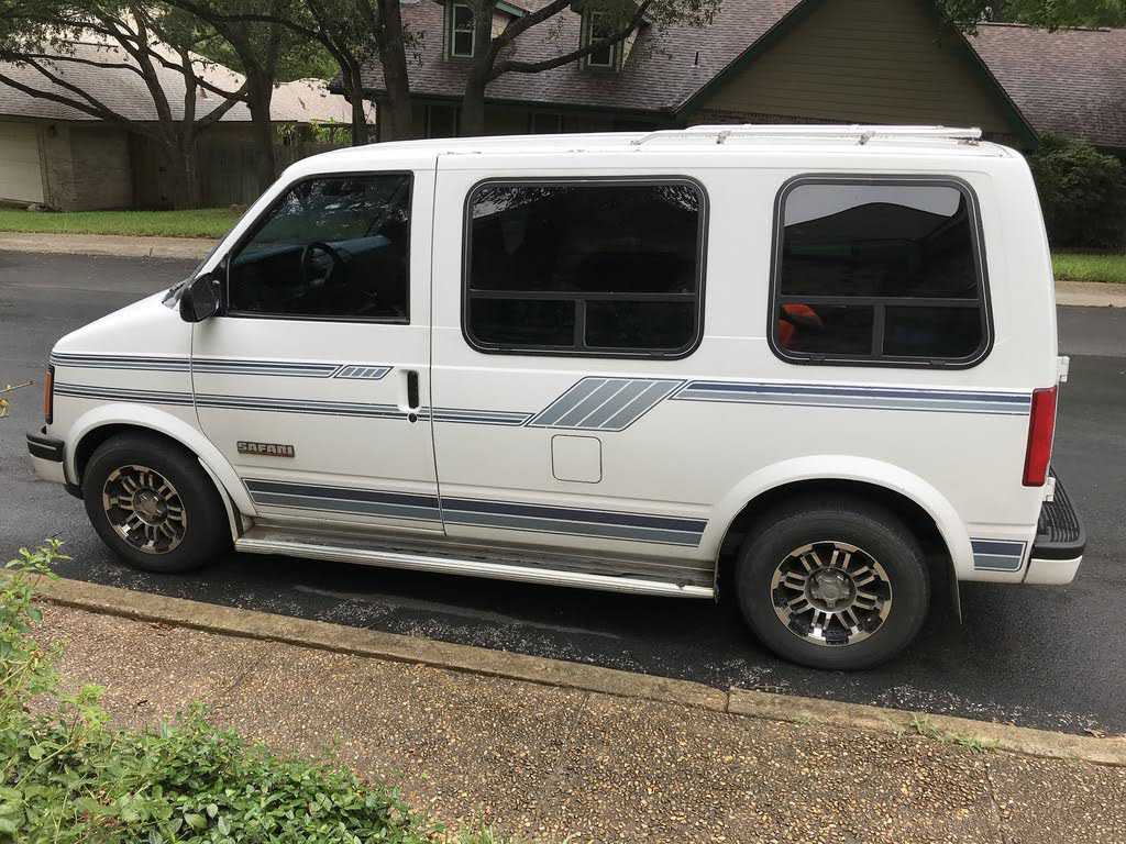 GMC Safari