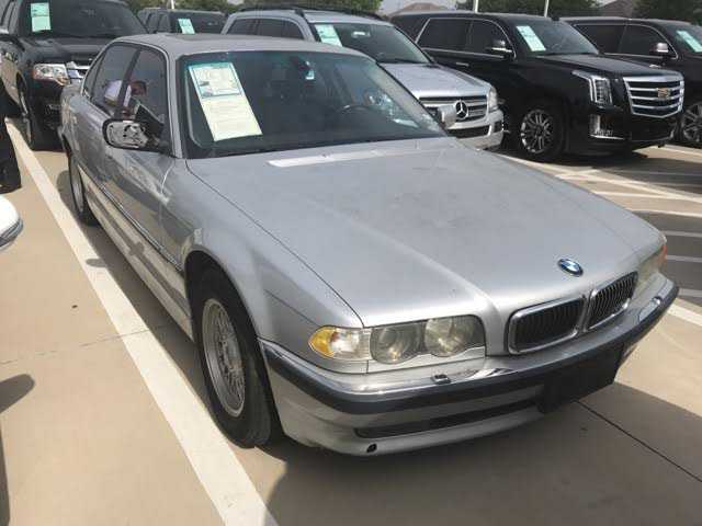 2001 BMW 740i