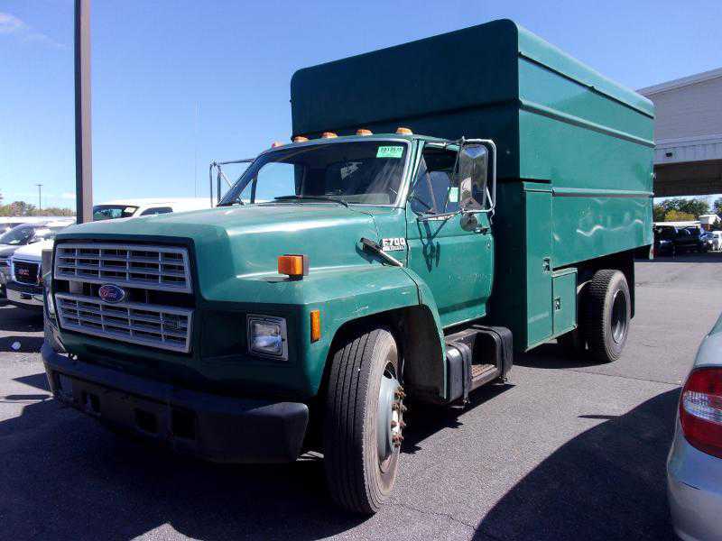Ford F-700