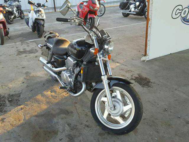 Honda VF750C (MAGNA)