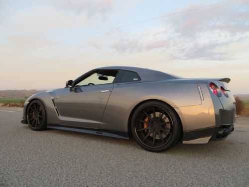 Nissan GT-R