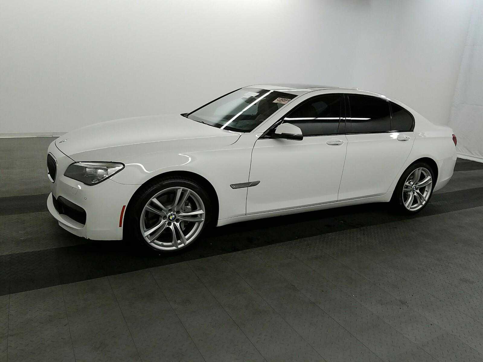 BMW 740i