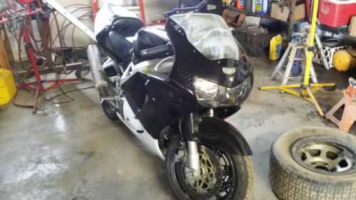 Honda CBR900