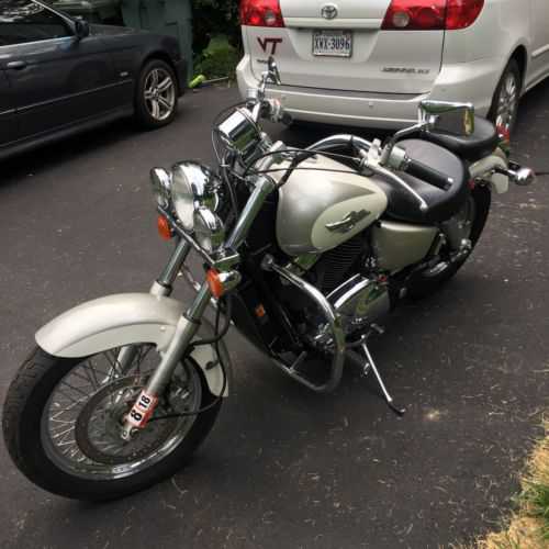 Honda VT1100C2 (SHADOW ACE)