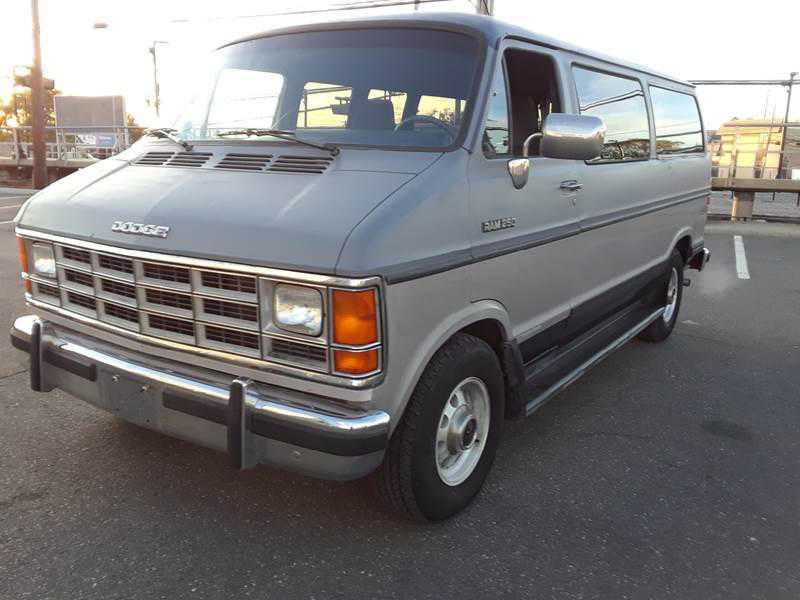 Dodge Ram Wagon