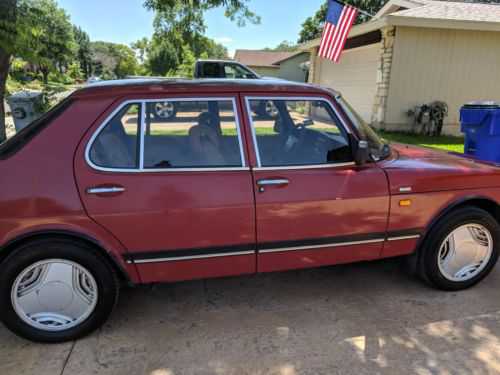 Saab 900