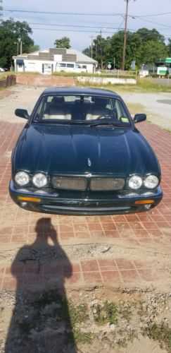 Jaguar XJR