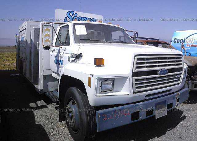 Ford F-700