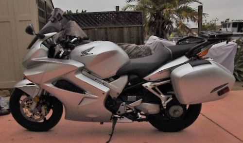 Honda VFR800A (INTERCEPTOR)
