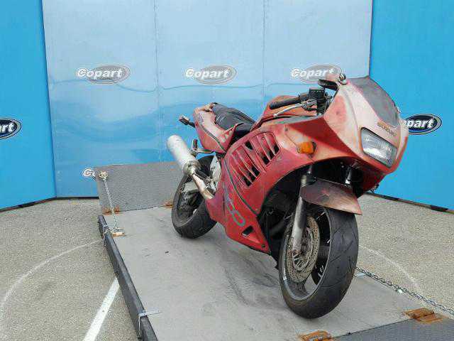 Suzuki RF900R
