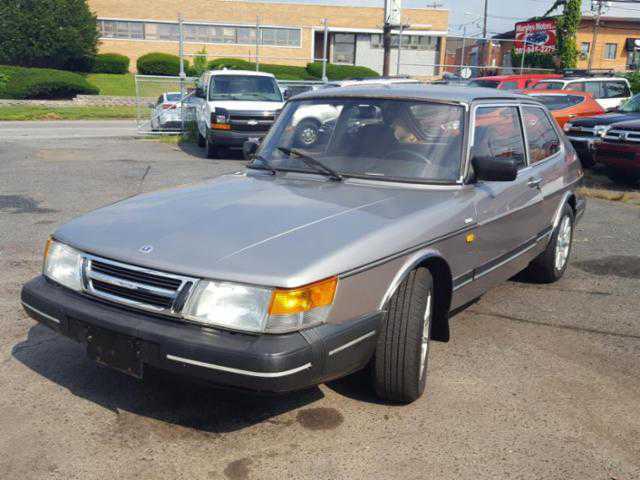 Saab 900