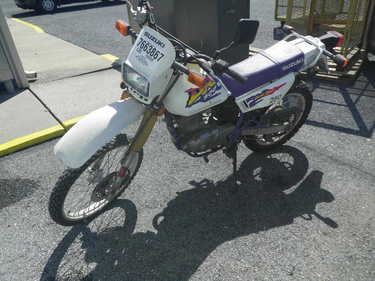 Suzuki DR200SE