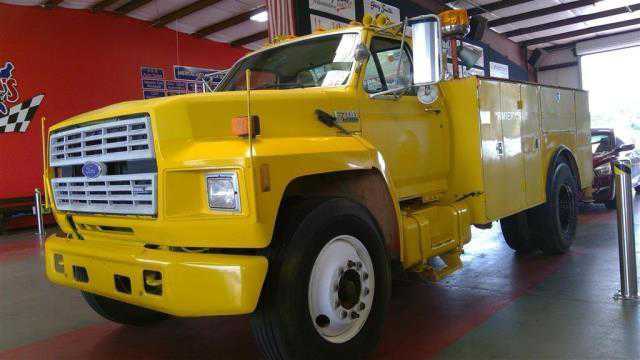Ford F-700