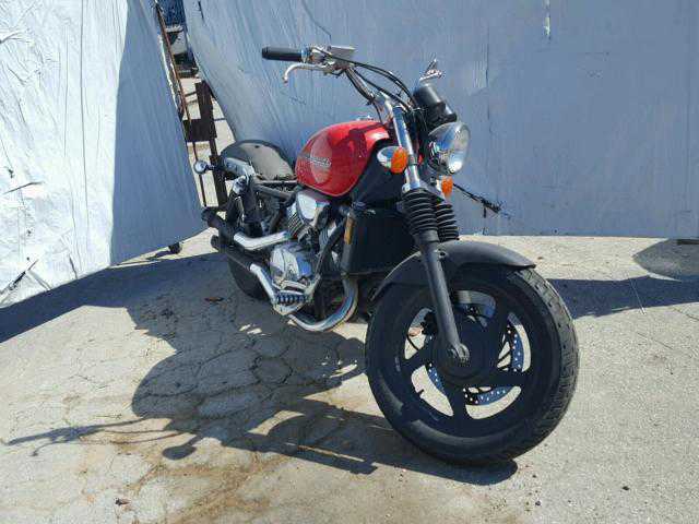 Honda VF750C (MAGNA)